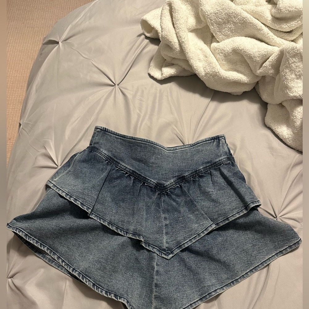 Katie J NYC Blue Ruffle Denim Skirt - size: Medium